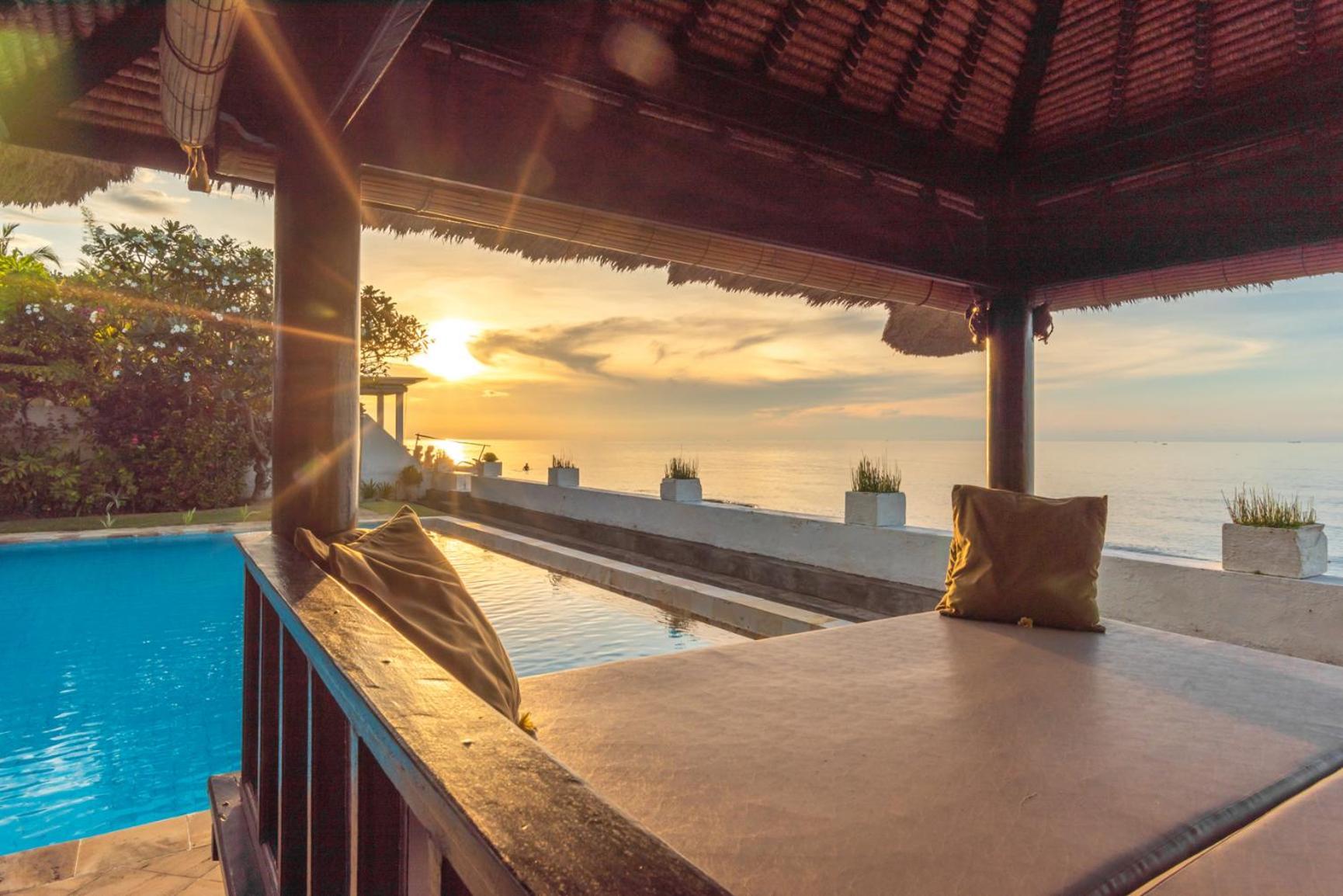 Gorgeous Beachfront Villa Lovina Banjar  Exterior foto