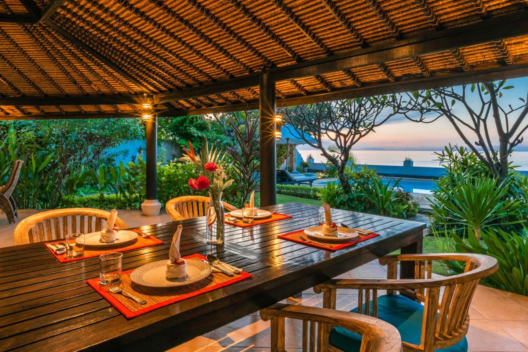 Gorgeous Beachfront Villa Lovina Banjar  Exterior foto