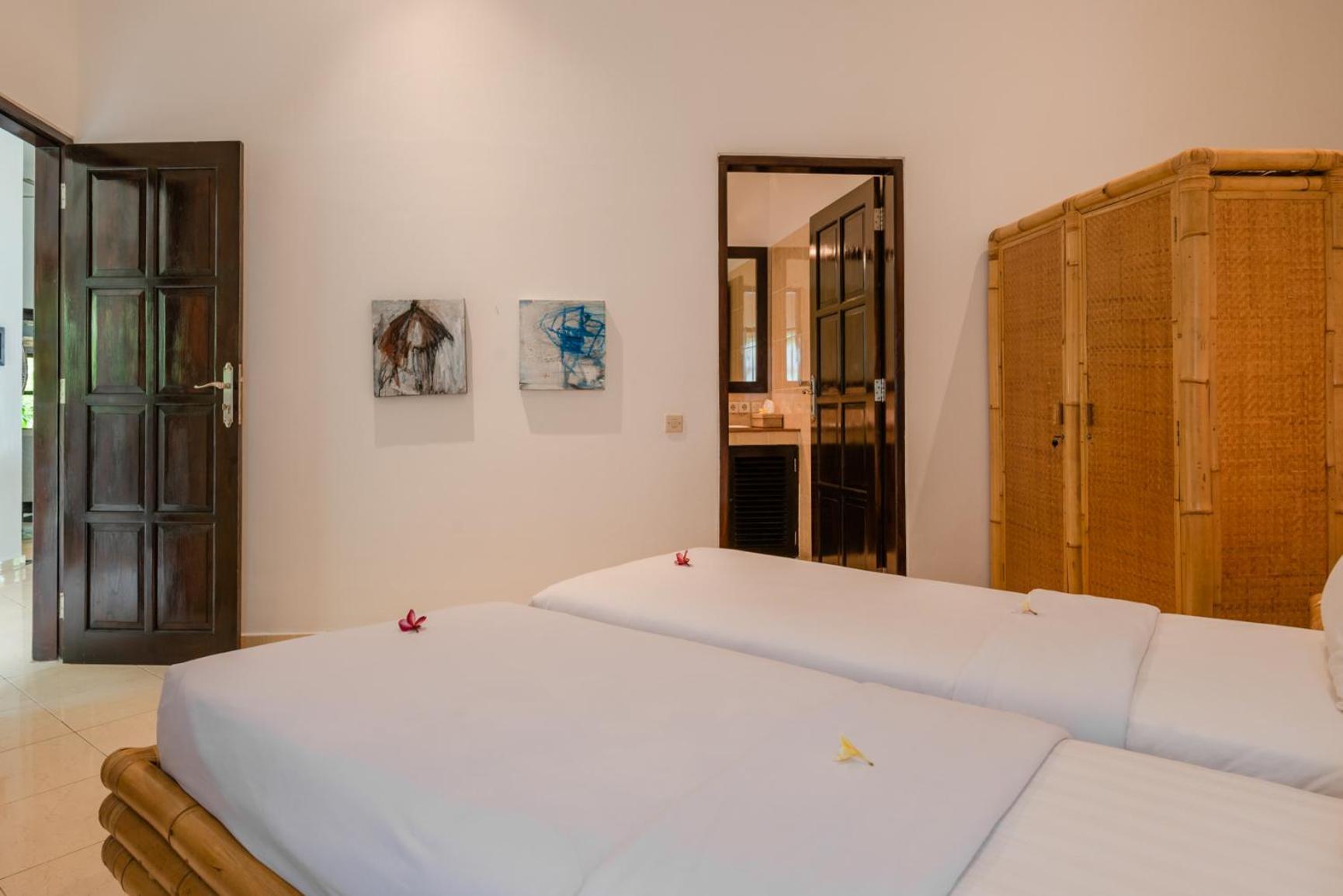 Gorgeous Beachfront Villa Lovina Banjar  Exterior foto