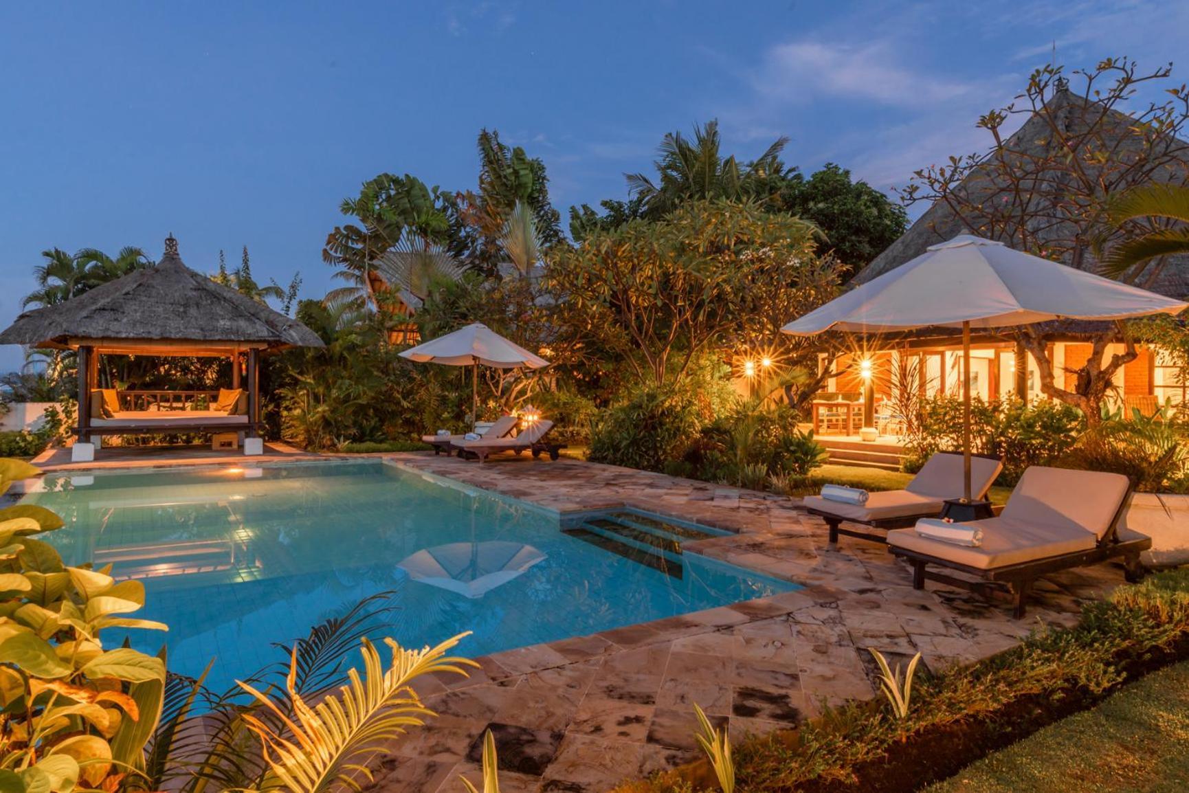 Gorgeous Beachfront Villa Lovina Banjar  Exterior foto