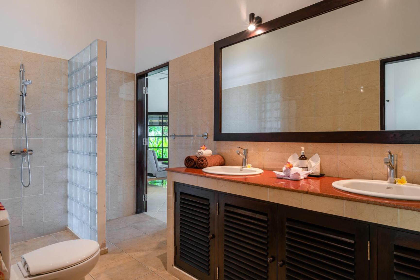 Gorgeous Beachfront Villa Lovina Banjar  Exterior foto